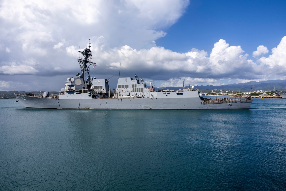 USS Gravely departs Puerto Rico