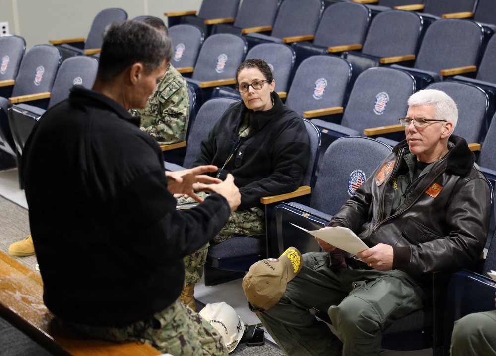 Adm. Thomas Visits NNSY