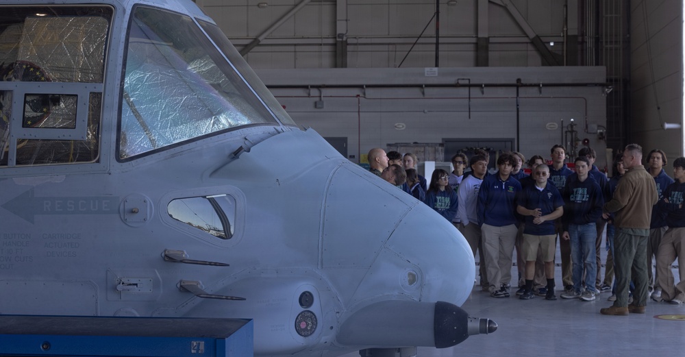 Yuma Catholic students visit MCAS Yuma