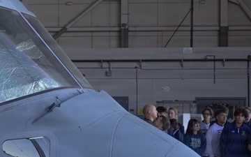 Yuma Catholic students visit MCAS Yuma