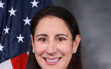 ‘Bit by the Research Bug’ Defense Health Employee Recognized for Contributions to Science, Love for Supporting the Warfighter