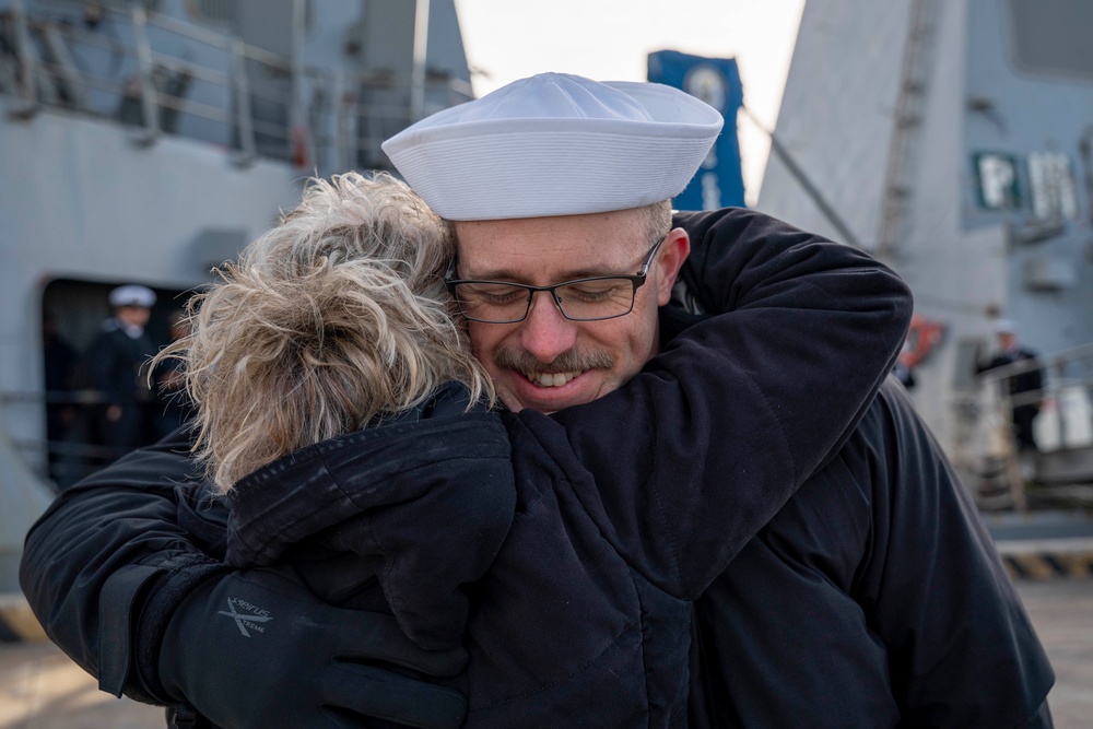 USS Forrest Sherman Returns to Naval Station Norfolk from Deployment