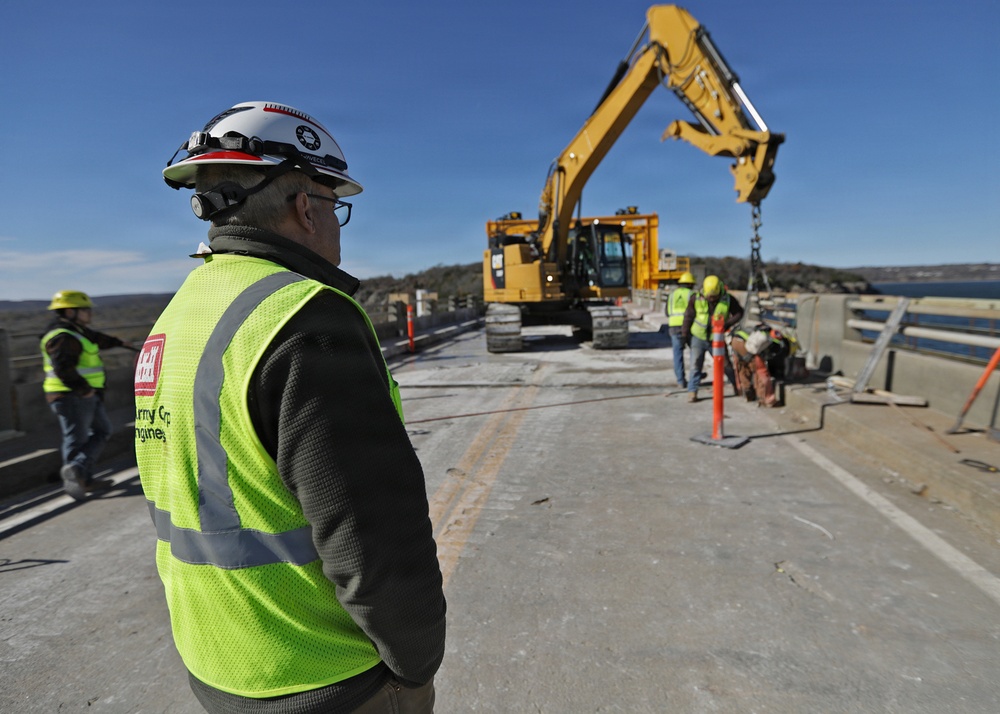 One piece at a time: Tulsa District begins Tenkiller spillway bridge demolition