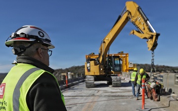 One piece at a time: Tulsa District begins Tenkiller spillway bridge demolition