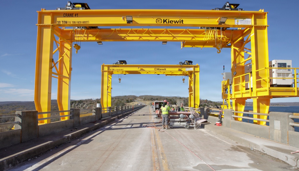 One piece at a time: Tulsa District begins Tenkiller spillway bridge demolition