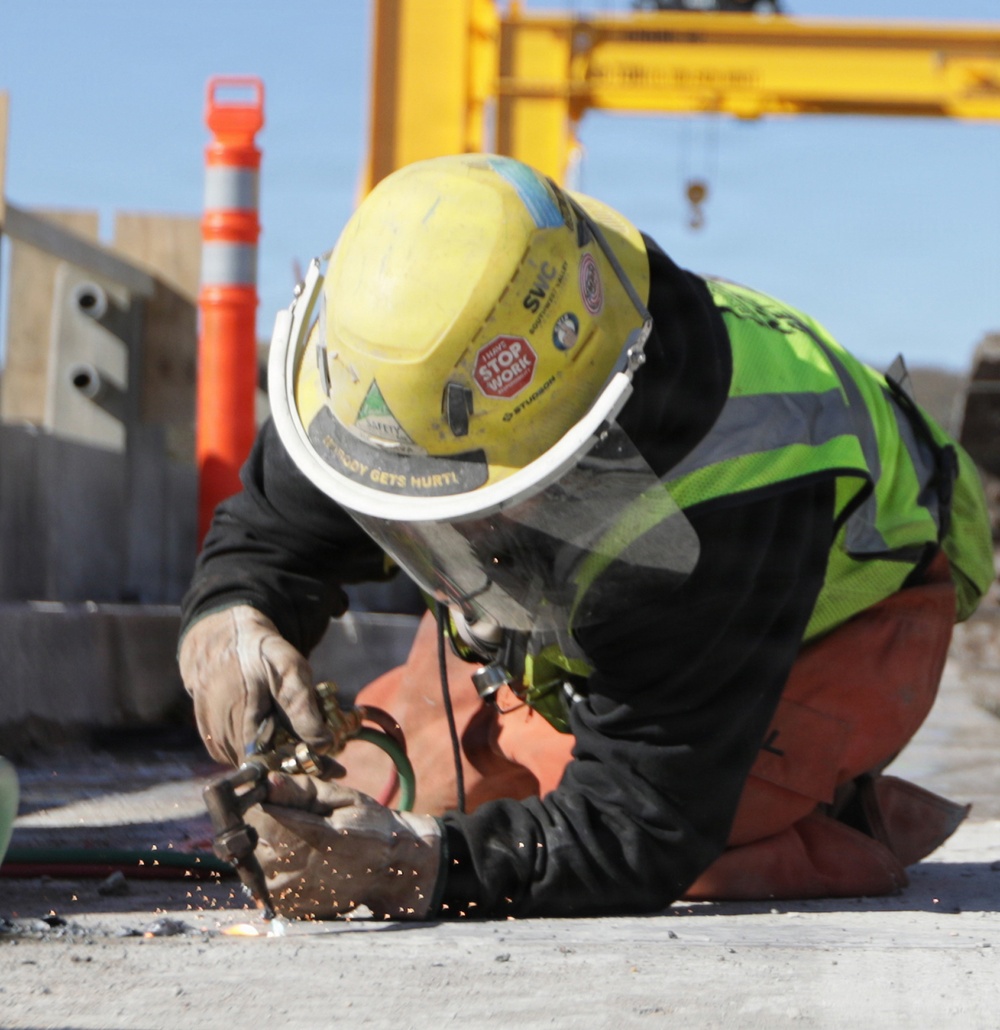 One piece at a time: Tulsa District begins Tenkiller spillway bridge demolition