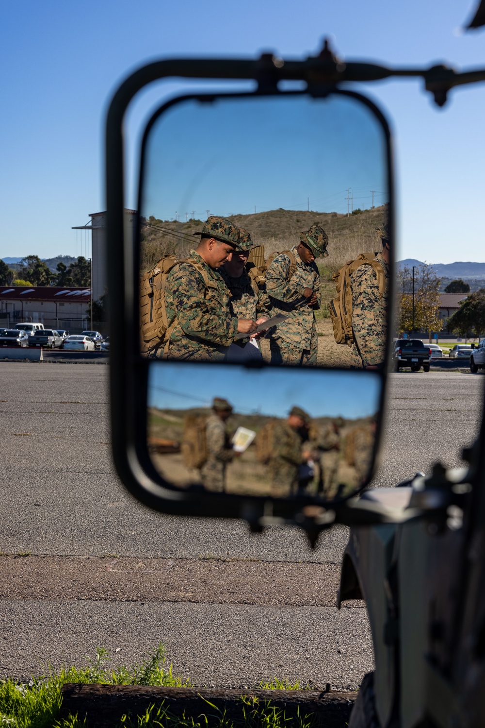 9th Communication Battalion Marines participate in land navigation course