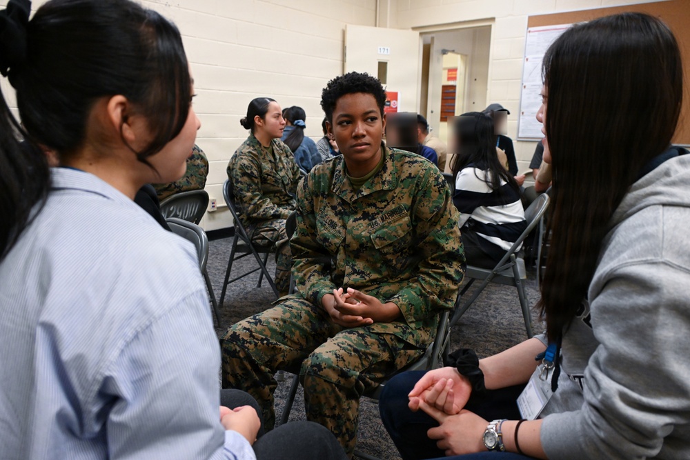 Nihon University Tsuruoka Senior High School Students Take Part in Exchange With 3rd MLG Marines