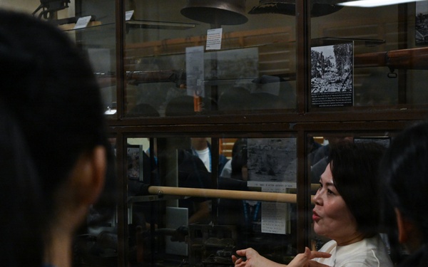 Nihon University Tsuruoka Senior High School Students Take Part in Exchange With 3rd MLG Marines