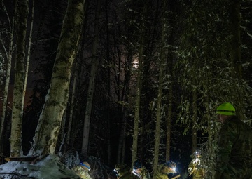 Comfortably numb: Arctic Resiliency Training prepares Airmen for the cold