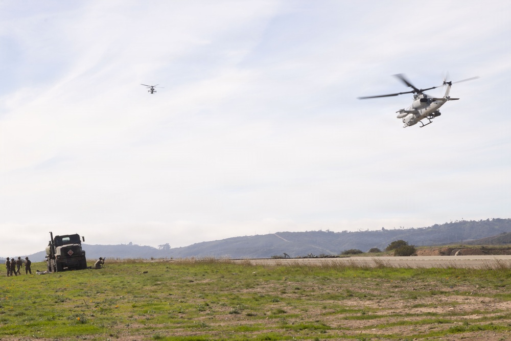 Steel Knight 25: Diamondbacks, Stingers conduct forward refueling