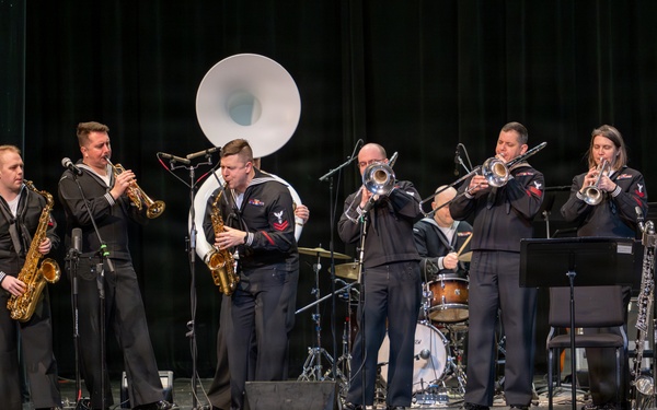 Navy Band Northwest performs holiday concert in Juneau