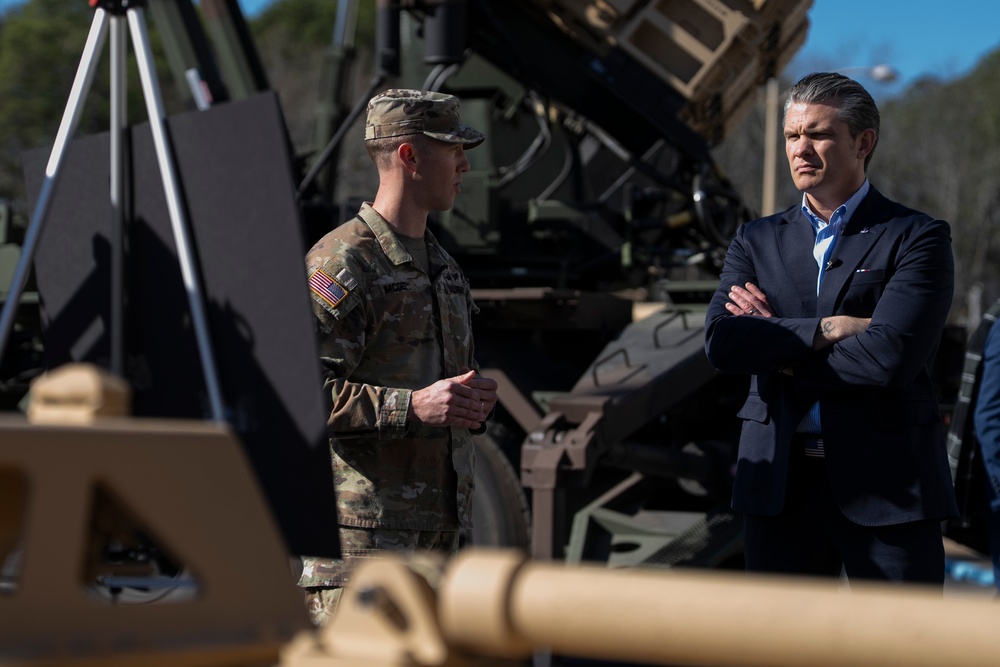 SW Visits Huntsville Defense Facilities, Unveils USSPACECOM Sign