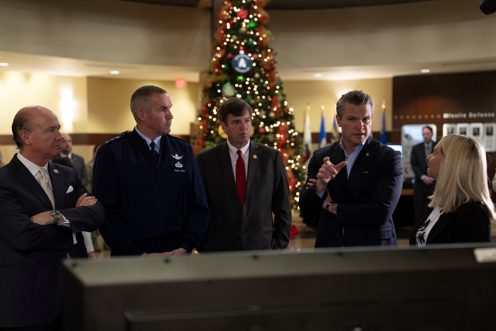 SW Visits Huntsville Defense Facilities, Unveils USSPACECOM Sign