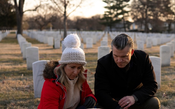 SW Participates in Wreaths Across America Day at ANC
