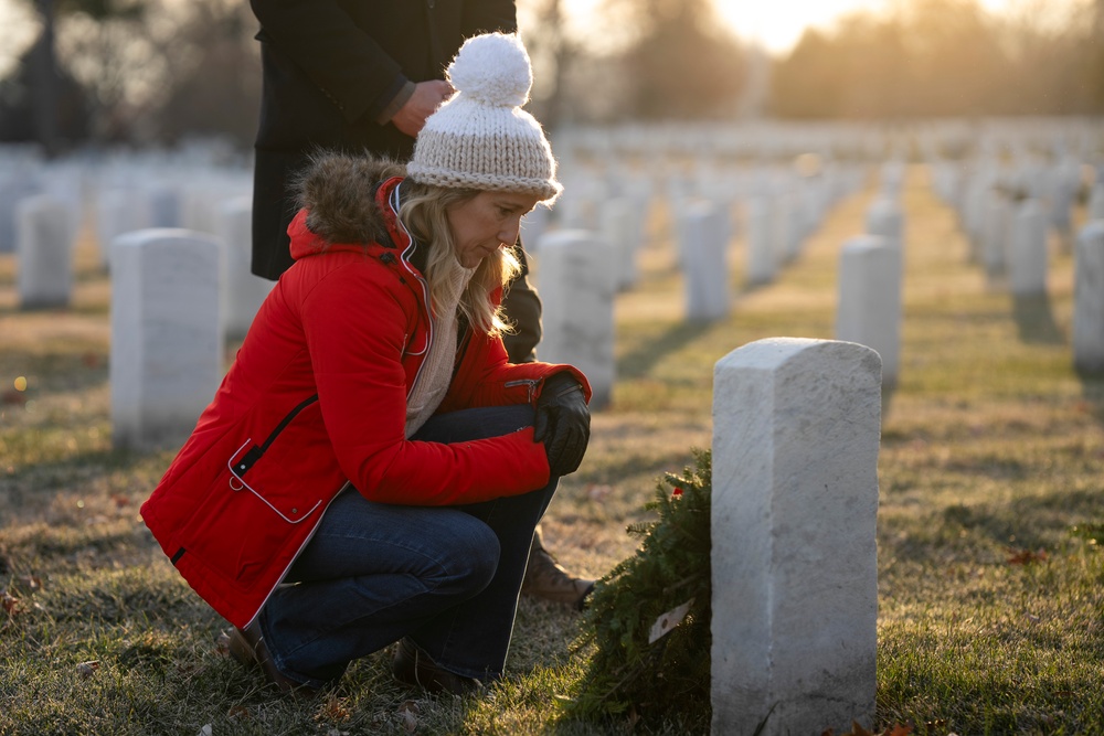 SW Participates in Wreaths Across America Day at ANC