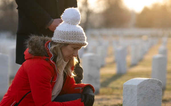 SW Participates in Wreaths Across America Day at ANC