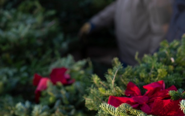 SW Participates in Wreaths Across America Day at ANC