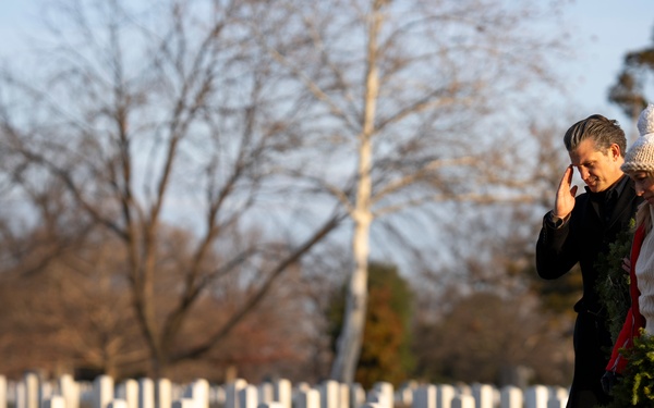 SW Participates in Wreaths Across America Day at ANC