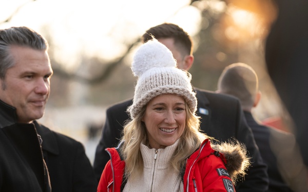 SW Participates in Wreaths Across America Day at ANC