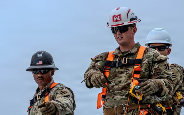 3rd Infantry Division Engineers Repair Panamanian School Roof in Salamanca Community