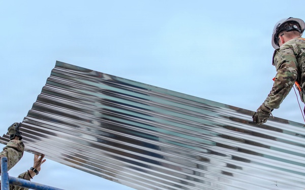 3rd Infantry Division Engineers Repair Panamanian School Roof in Salamanca Community