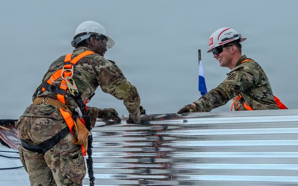 3rd Infantry Division Engineers Repair Panamanian School Roof in Salamanca Community