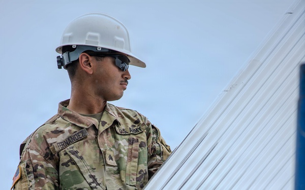3rd Infantry Division Engineers Repair Panamanian School Roof in Salamanca Community