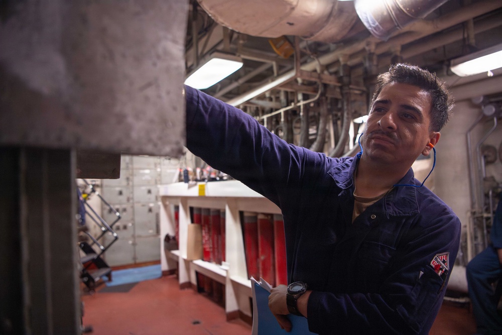 Boxer Sailors maintain engineering spaces