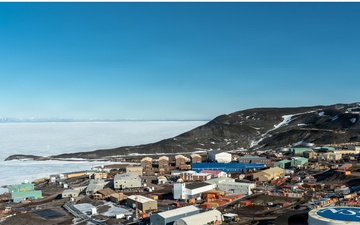 HM2 BRYANT Reenlistment Ceremony