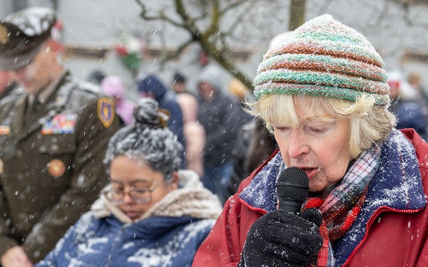 Army, Indy community honor veterans with wreath laying tradition