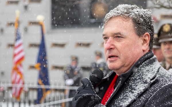 Army, Indy community honor veterans with wreath laying tradition