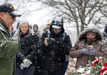 Army, Indy community honor veterans with wreath laying tradition