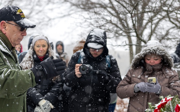 Army, Indy community honor veterans with wreath laying tradition