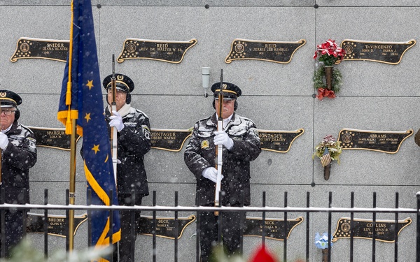 Army, Indy community honor veterans with wreath laying tradition