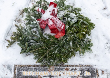Army, Indy community honor veterans with wreath laying tradition