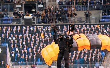 U.S. Army Golden Knights drop in to 2025 Army Navy Game