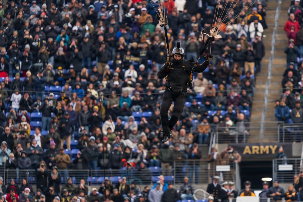 U.S. Army Golden Knights drop in to 2025 Army Navy Game