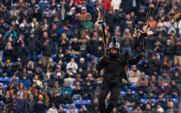 U.S. Army Golden Knights drop in to 2025 Army Navy Game