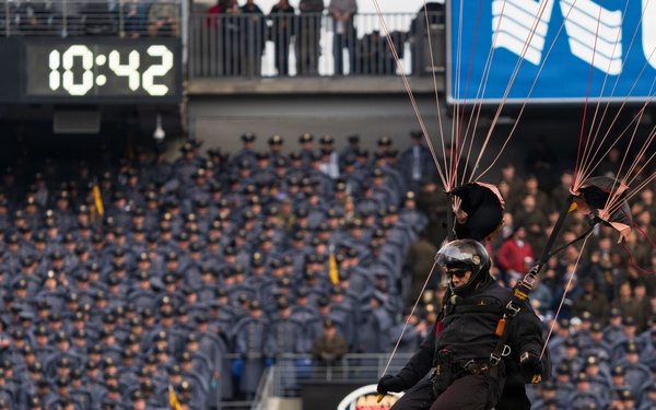 U.S. Army Golden Knights drop in to 2025 Army Navy Game