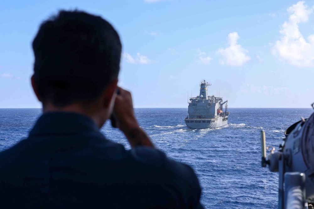USS Lake Erie (CG 70) Replenishment-At-Sea with USNS Kanawha (T-AO 196)