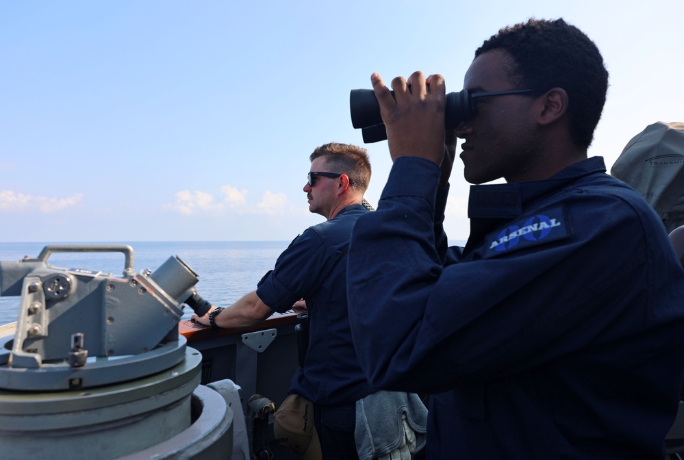 USS Roosevelt (DDG 80) Sails in the Gulf of Oman