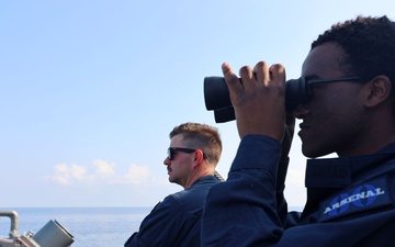 USS Roosevelt (DDG 80) Sails in the Gulf of Oman