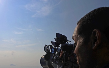 USS Roosevelt (DDG 80) Transits the Strait of Hormuz