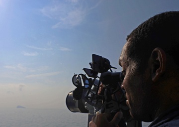 USS Roosevelt (DDG 80) Transits the Strait of Hormuz