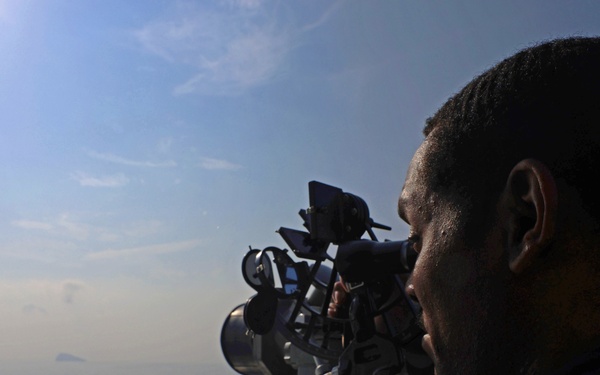 USS Roosevelt (DDG 80) Transits the Strait of Hormuz