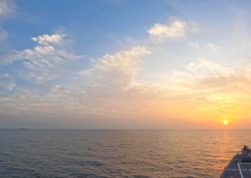 USS Roosevelt (DDG 80) Sails in the Arabian Gulf