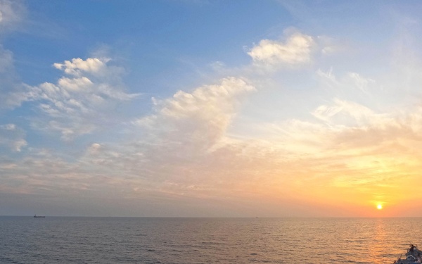 USS Roosevelt (DDG 80) Sails in the Arabian Gulf