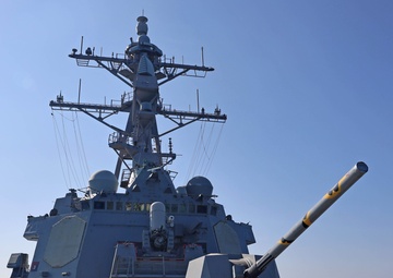 USS Roosevelt (DDG 80) Sails in the Gulf of Oman