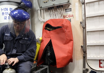 USS Roosevelt (DDG 80) Conducts Maintenance in the Gulf of Oman
